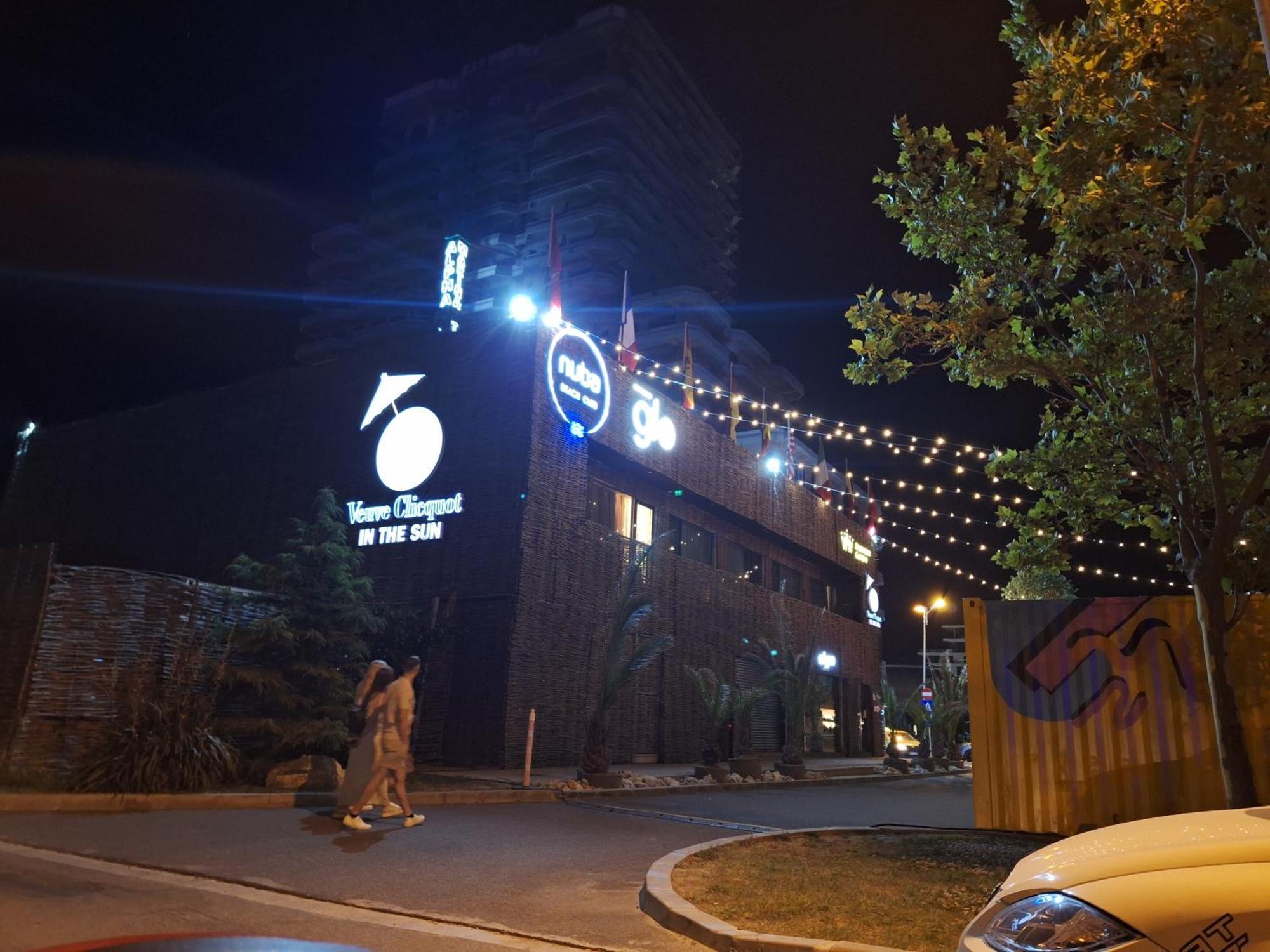 Elysse Sunrise Apartment Mamaia Exterior foto