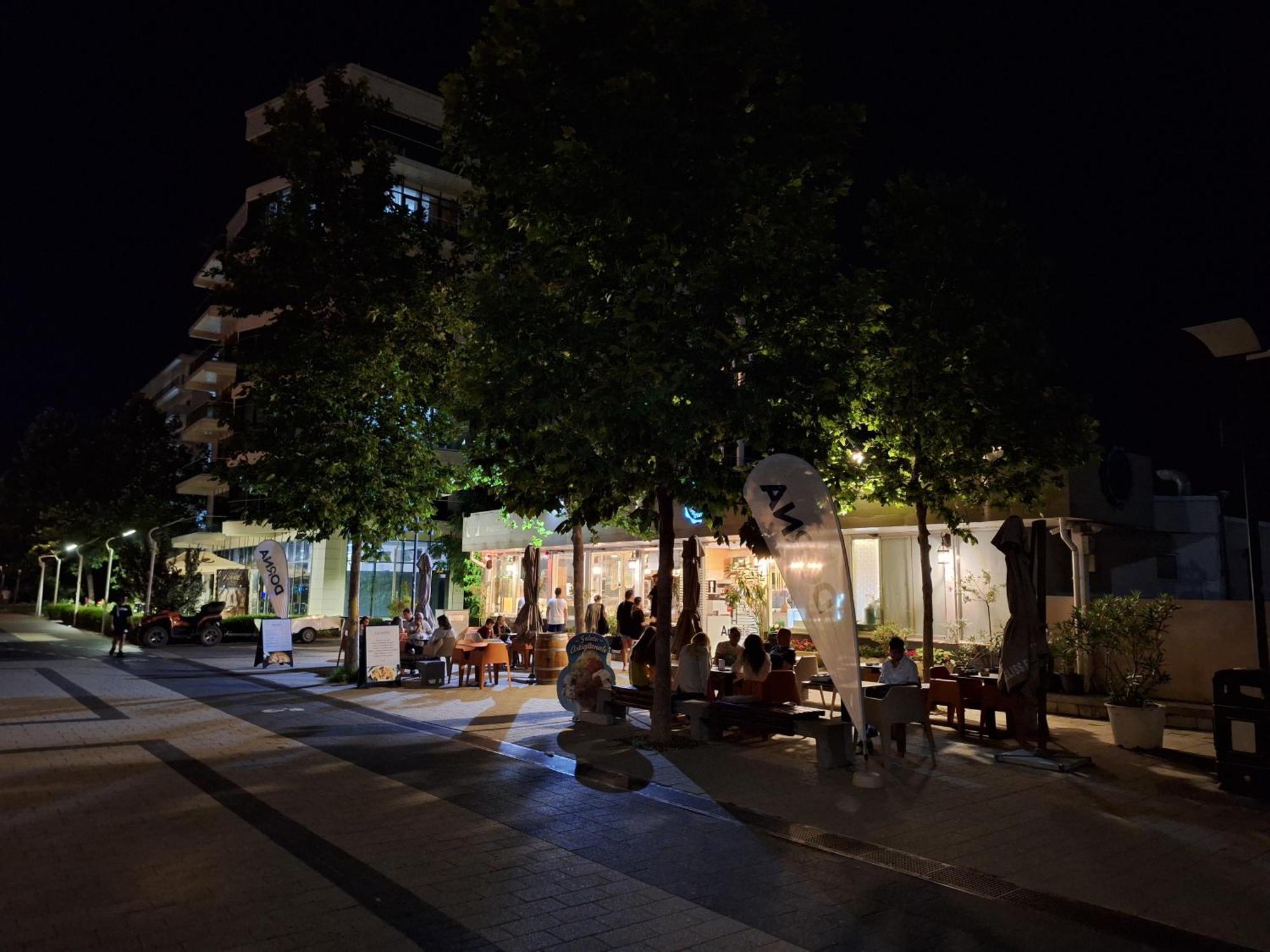 Elysse Sunrise Apartment Mamaia Exterior foto