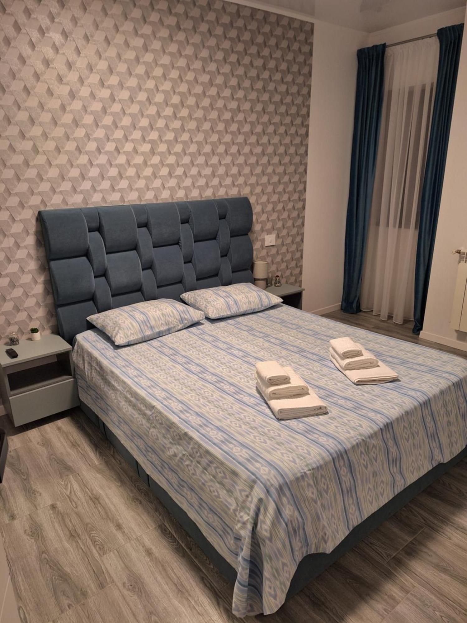 Elysse Sunrise Apartment Mamaia Exterior foto